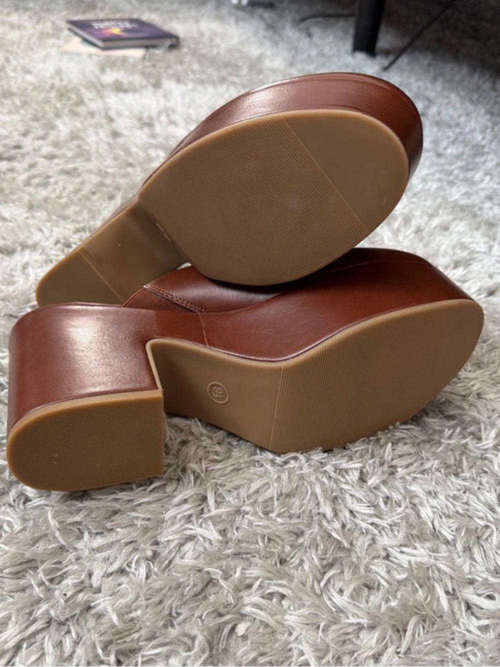 Chunky Platform Clogs - Picture 5 of 6